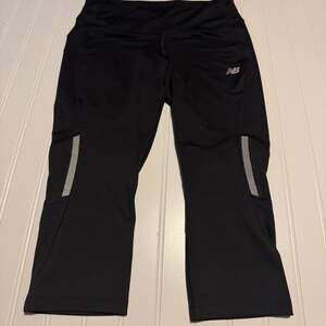 New Balance Women's Black Performance Running Capri Leggings